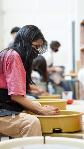 The Ceramics I class took place in spring 2022. Photo by Randy Ramos            