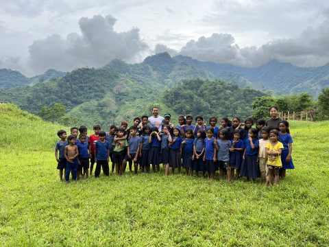 André Rodrigues (back, center) taught at a school in the Philippines. Photo courtesy André Rodrigues
