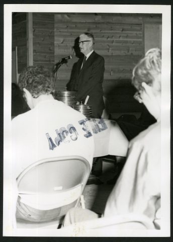 E.L. Minchin at Campus Concern Retreat 1970. Photograph by Doug Drake.  [Adventist Digital Library]