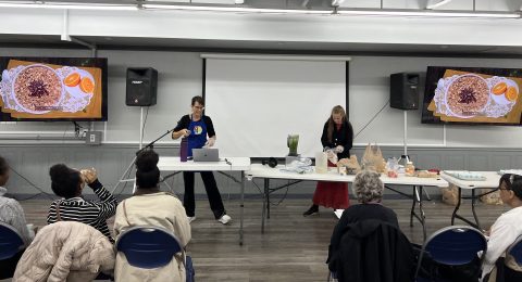 Jill Jennings, naturopathic doctor and founder of Foundational Health, prepared green smoothies for attendees as part of her presentation on nutrition. Photo Credit: UChicago Medicine AdventHealth