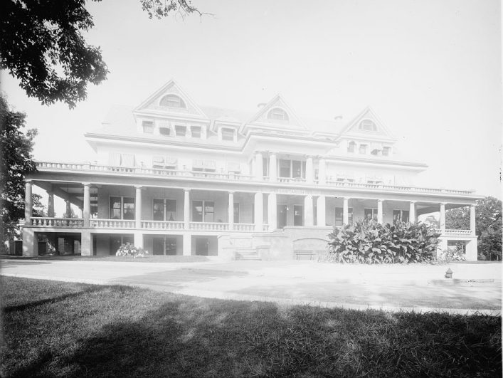 Photo caption: Washington Sanitarium in Takoma Park, Maryland, circa 1925. | Photo credit: Library of Congress/public domain